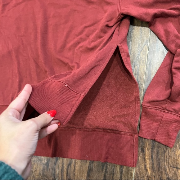 JoyLab Maroon Side Slit Active Sweatshirt Size XS - Picture 3 of 5